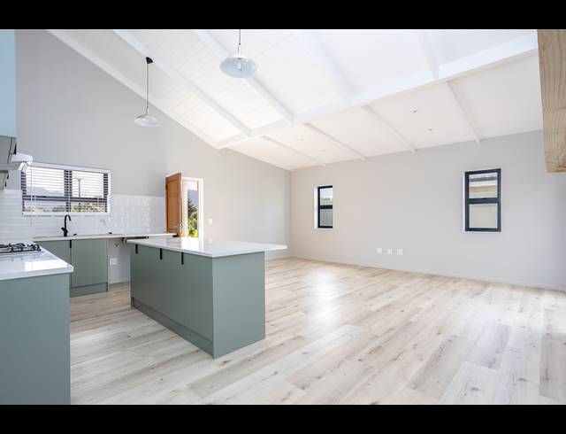 3 BEDROOM FREESTANDING RENTED IN CAPRI